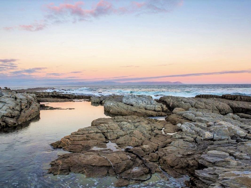 Beachfront House - Hermanus Whale View Villa Exterior photo