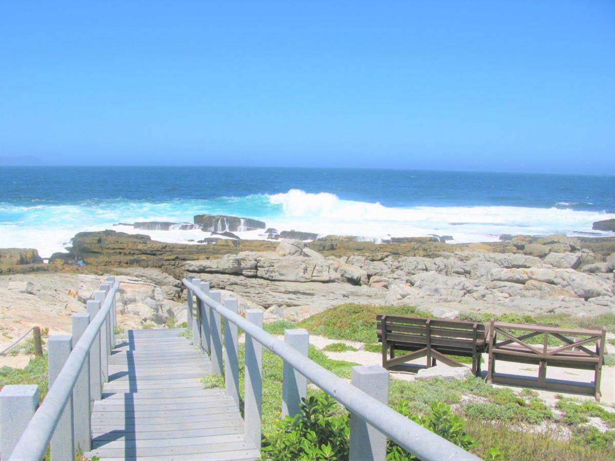 Beachfront House - Hermanus Whale View Villa Exterior photo