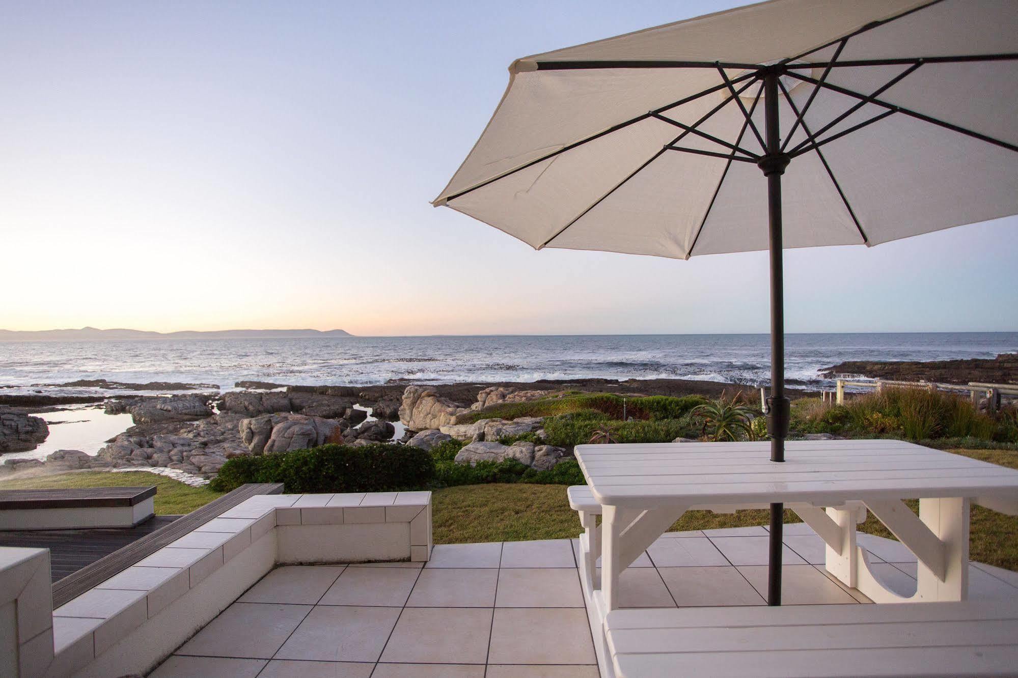 Beachfront House - Hermanus Whale View Villa Exterior photo